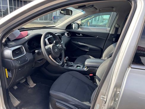 Used 2018 Kia Sorento LX AWD/4WD image 12