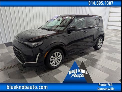 Used 2025 Kia Soul LX image 1