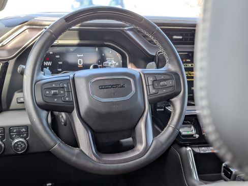 Used 2025 GMC Sierra 1500 Denali Ultimate image 17