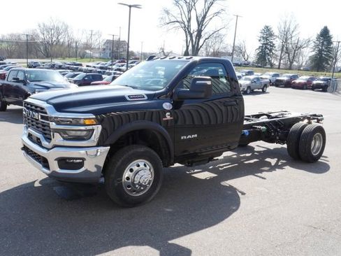 New 2026 RAM 3500 Big Horn AWD/4WD image 6