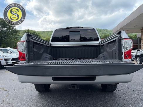 Used 2019 Nissan Titan SV w/ SV Convenience Package AWD/4WD image 26
