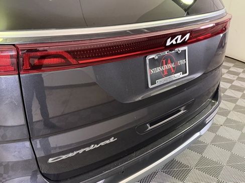 Used 2022 Kia Carnival SX image 14