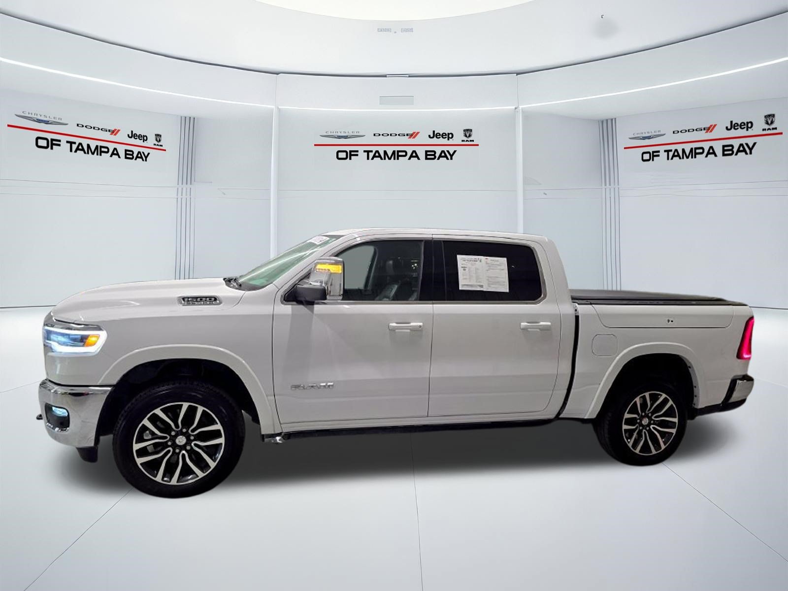 Used 2025 RAM 1500 Limited w/ Trailer Tow Group AWD/4WD image 3