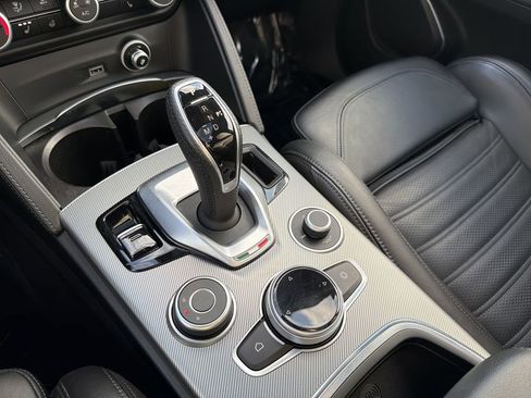 Used 2021 Alfa Romeo Stelvio Ti Sport image 27