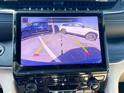 New 2024 Jeep Grand Cherokee Limited AWD/4WD image 14