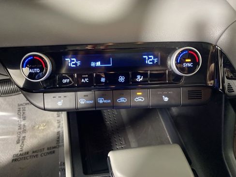 Used 2022 Hyundai Elantra SEL w/ Convenience + Premium Package image 20