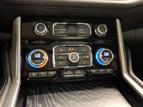 Used 2023 GMC Yukon XL Denali w/ Denali Reserve Package image 43