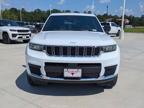 New 2026 Jeep Grand Cherokee L Laredo RWD image 8