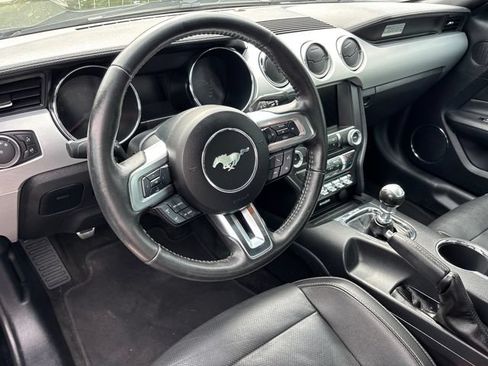 Used 2017 Ford Mustang GT Premium w/ Black Accent Package RWD image 27