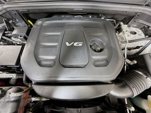 Used 2018 Jeep Grand Cherokee Limited image 39