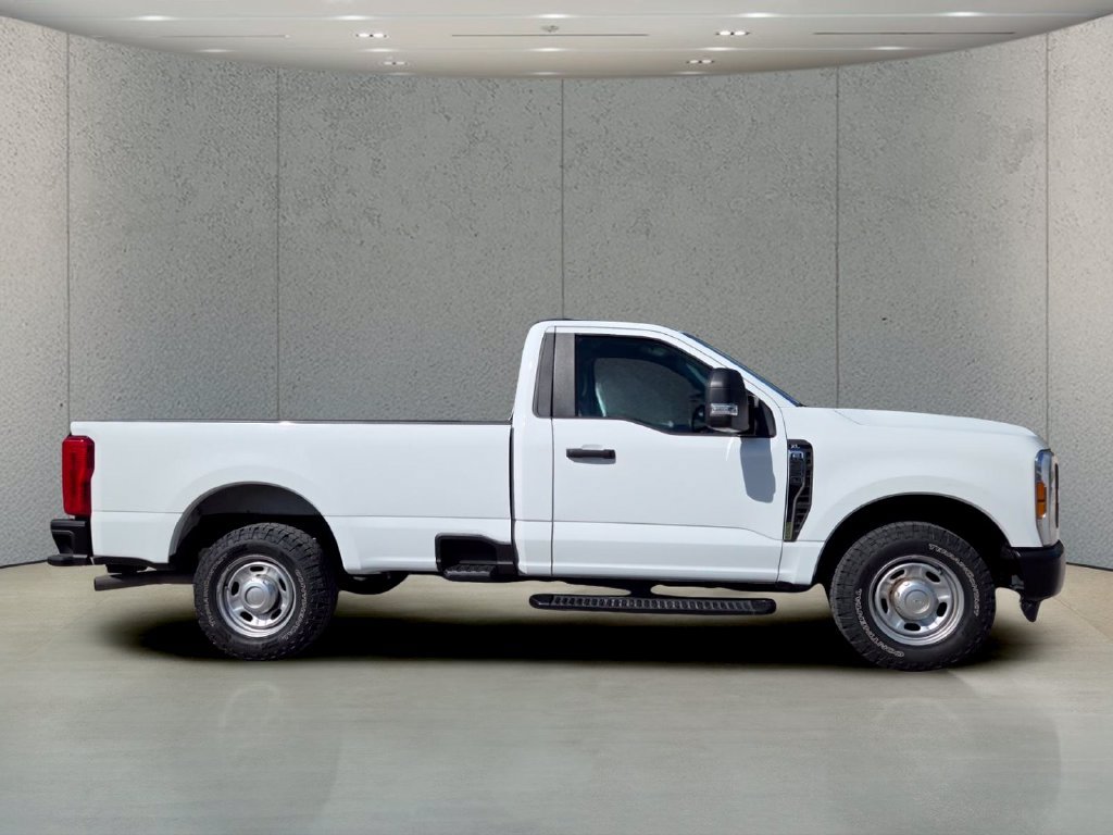 Used 2024 Ford F250 XL RWD image 4