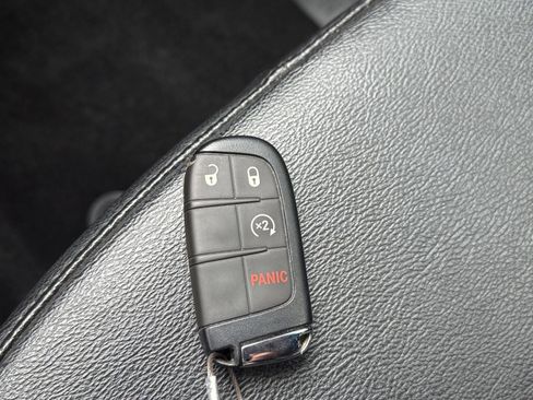 Used 2025 Jeep Compass Limited image 18