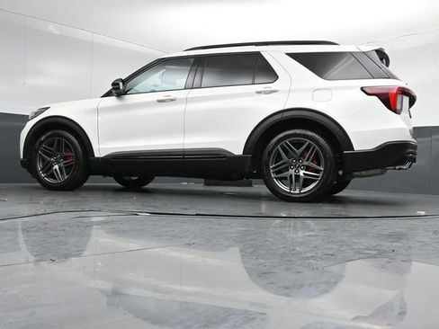 Certified 2025 Ford Explorer ST AWD/4WD image 43