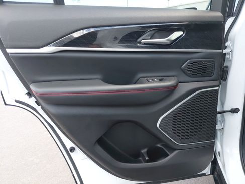 Used 2022 Jeep Grand Cherokee Trailhawk image 23