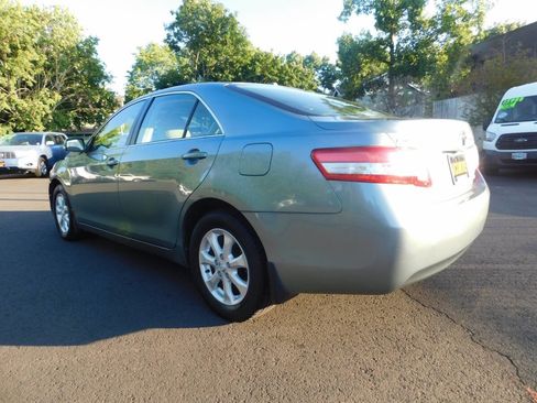 Used 2011 Toyota Camry LE w/ LE Extra-Value Pkg image 3