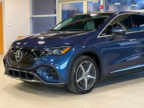 Used 2023 Mercedes-Benz EQE 500 4MATIC SUV image 3