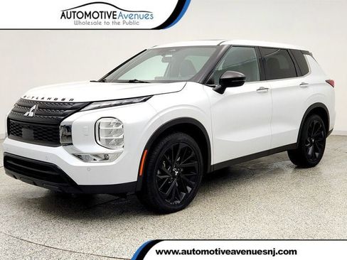 Used 2022 Mitsubishi Outlander SEL Black Edition AWD/4WD image 1