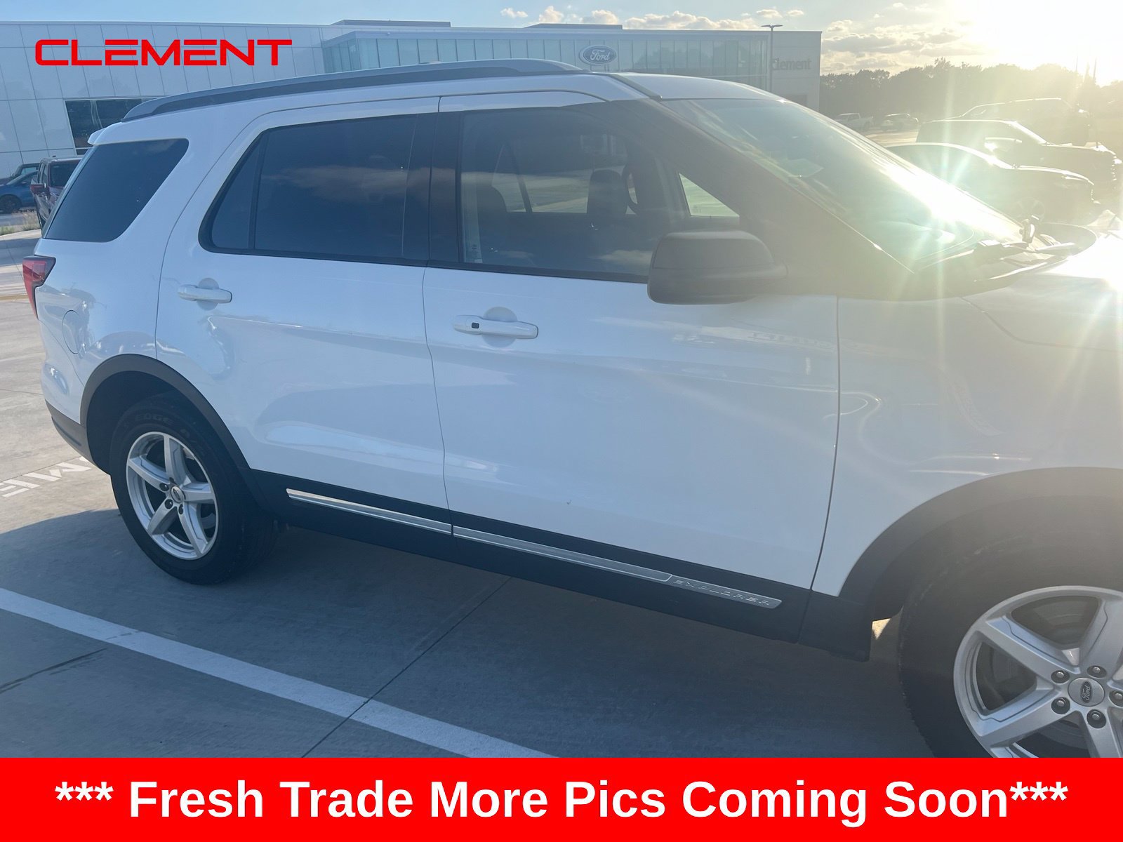 Used 2018 Ford Explorer XLT FWD image 5