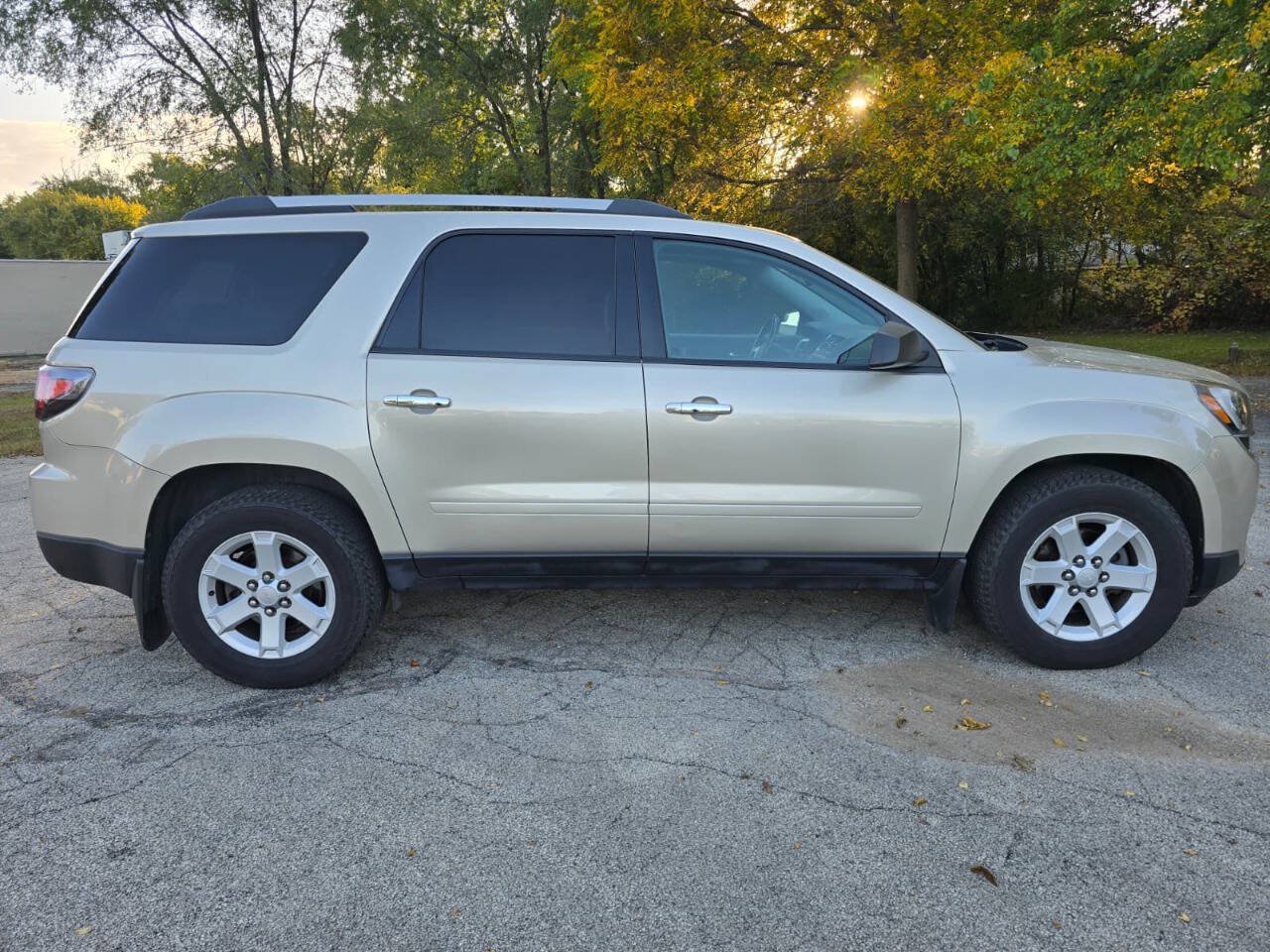 Used 2013 GMC Acadia SLE AWD/4WD image 4