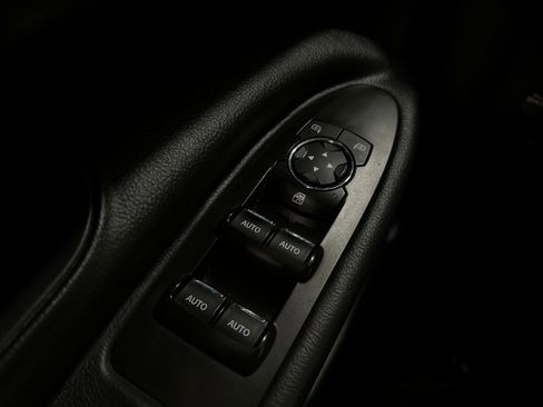 Used 2018 Lincoln MKT AWD image 24