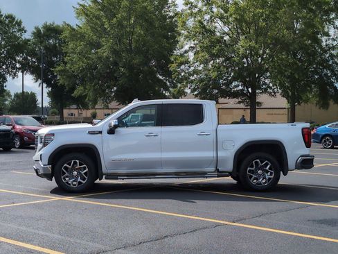 Used 2022 GMC Sierra 1500 SLT w/ SLT Premium Plus Package AWD/4WD image 2