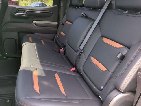Used 2025 GMC Sierra 1500 AT4 w/ AT4 Premium Package image 30