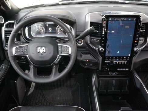 Used 2025 RAM 2500 Laramie AWD/4WD image 27