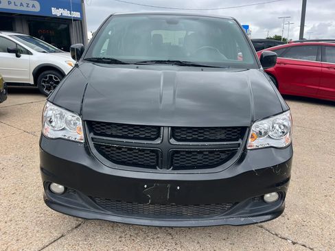 Used 2019 Dodge Grand Caravan GT FWD image 5