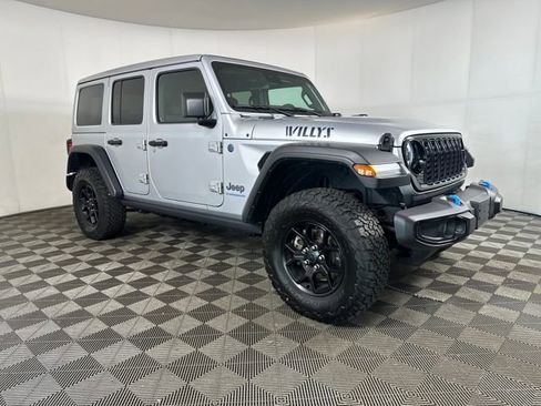 Used 2024 Jeep Wrangler Unlimited image 2