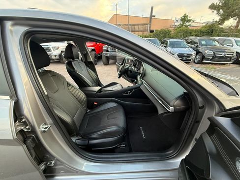 Used 2023 Hyundai Elantra Limited FWD image 23