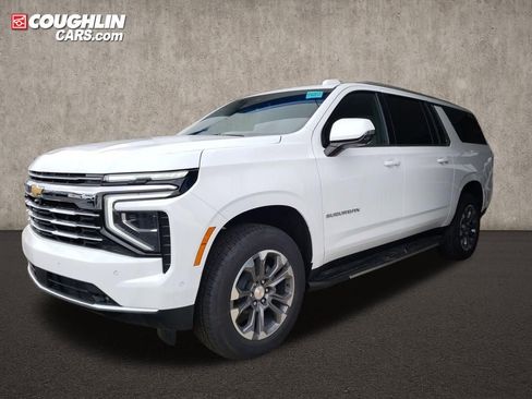 New 2026 Chevrolet Suburban LT w/ Comfort Package image 2