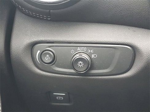 Certified 2024 Chevrolet Blazer LT w/ Convenience Package image 18