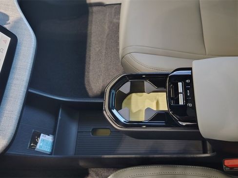 New 2026 Volvo EX30 Cross Country Ultra image 17