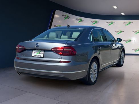 Used 2017 Volkswagen Passat 1.8T SE image 7