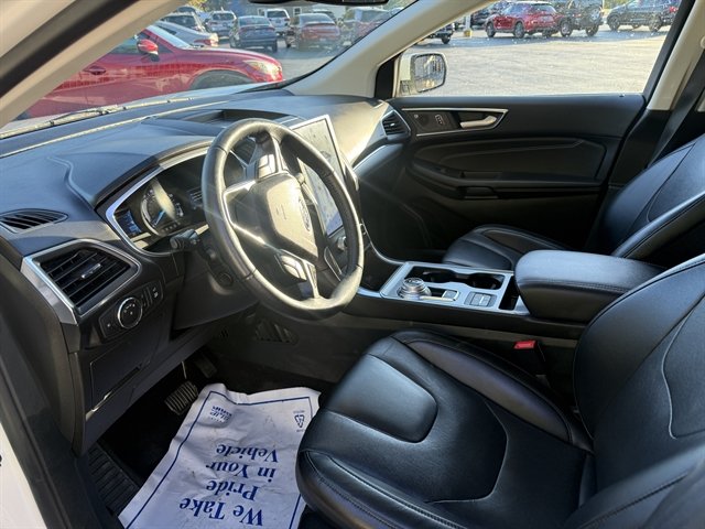 Used 2021 Ford Edge Titanium w/ Equipment Group 301A AWD/4WD image 8