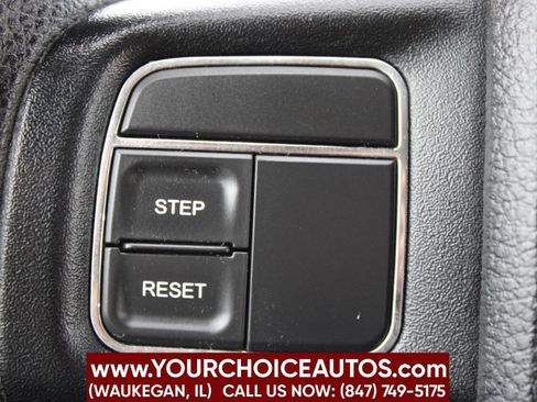 Used 2015 Dodge Grand Caravan SXT image 26