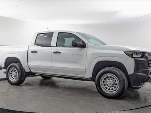 Used 2023 Chevrolet Colorado W/T RWD image 11