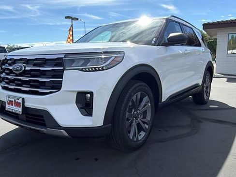 New 2026 Ford Explorer Active w/ Active Comfort Package image 9