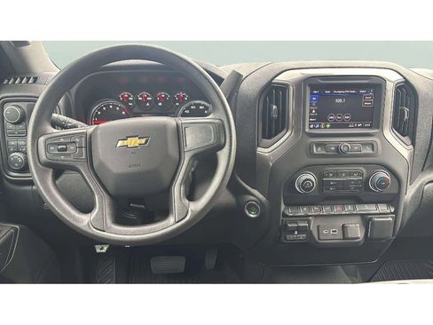 Used 2024 Chevrolet Silverado 2500 Custom w/ Custom Value Package image 12