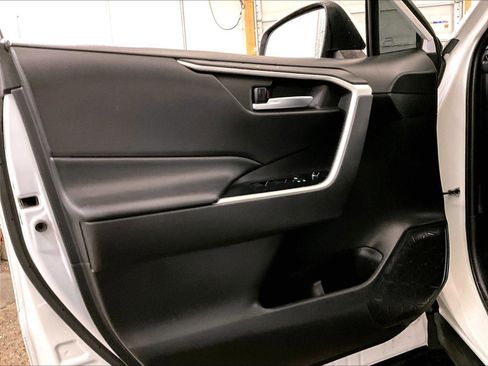 Used 2020 Toyota RAV4 XLE w/ Convenience Package AWD/4WD image 22