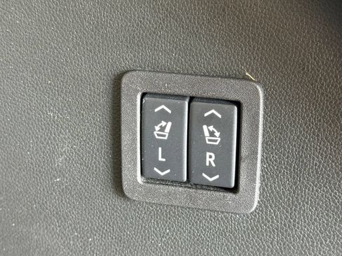 Used 2024 Buick Enclave Premium AWD/4WD image 43