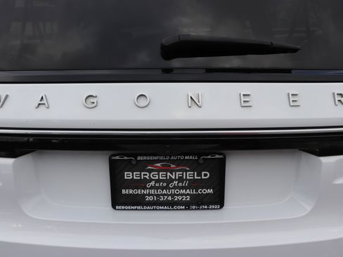 Used 2024 Jeep Wagoneer L Series II w/ Flexible Seating Group image 77