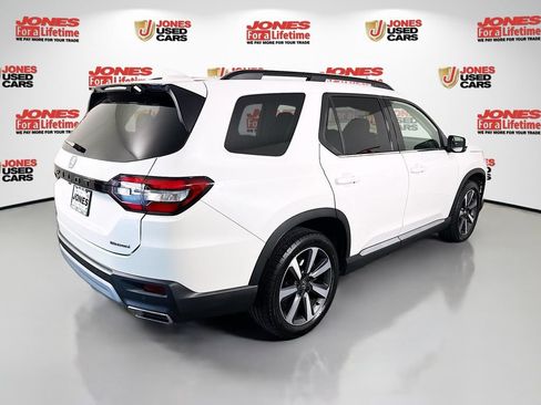 Used 2023 Honda Pilot Touring image 18