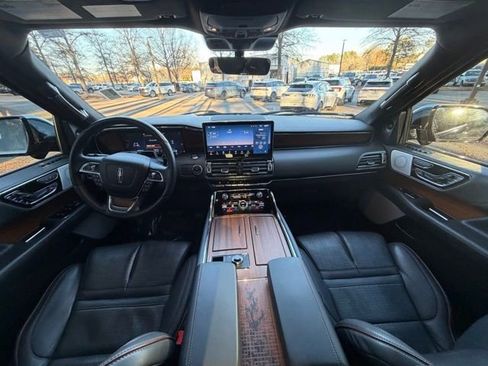 Certified 2023 Lincoln Navigator Black Label image 6