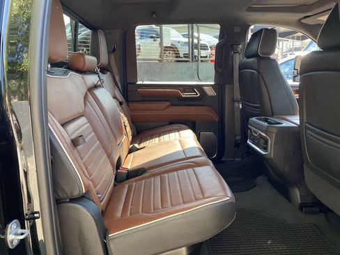 Used 2024 GMC Sierra 2500 Denali Ultimate AWD/4WD image 17