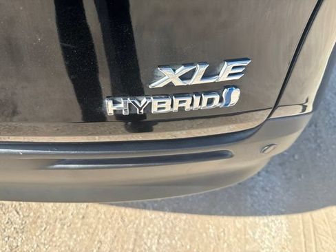 Used 2021 Toyota Sienna XLE FWD image 6