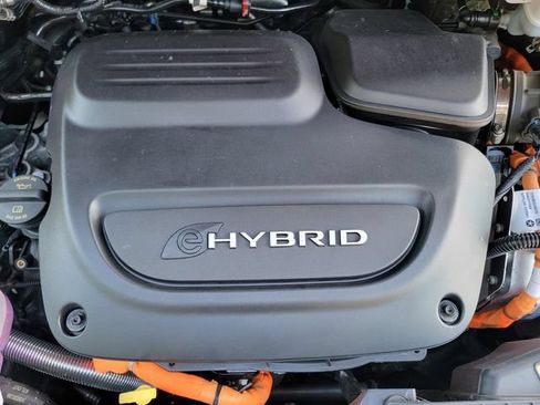 Used 2023 Chrysler Pacifica Touring-L FWD image 41