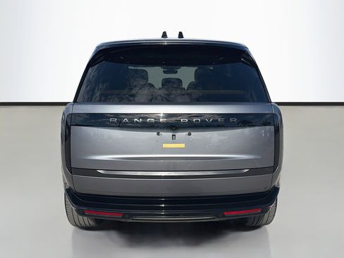 Used 2025 Land Rover Range Rover SE image 4