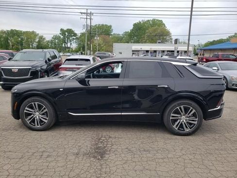 New 2025 Cadillac Lyriq Luxury w/ LPO, Floor Liner Package image 8
