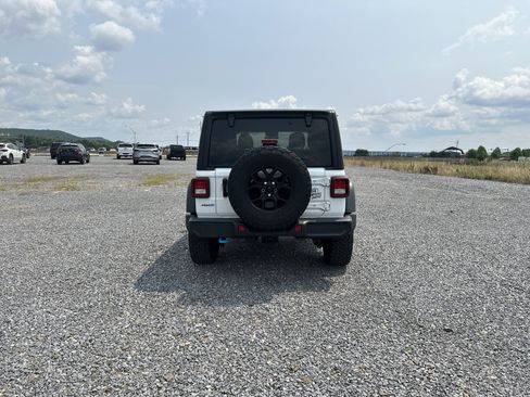 Used 2024 Jeep Wrangler Unlimited AWD/4WD image 4